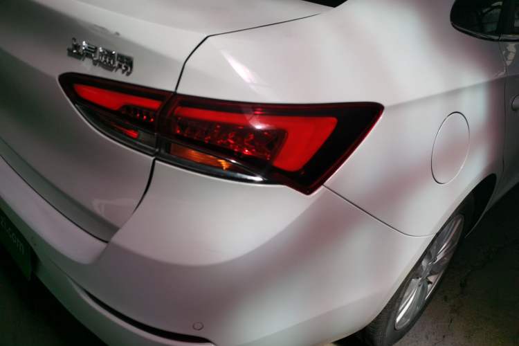 Used Buick GT 2021 Revised Version Flagship 1.5L Automatic Elite Edition Right Rear Taillight