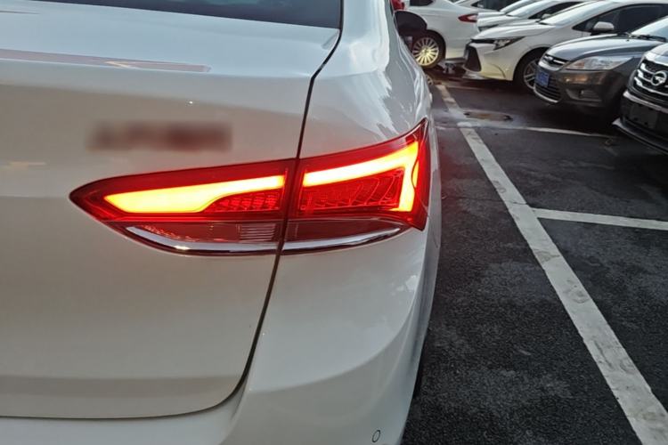 Used Buick GT 2021 Revised Version Flagship 1.5L Automatic Elite Edition Right Rear Taillight