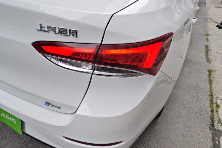 Used Buick GT 2021 Revised Version 1.3T Automatic Mild Hybrid Advanced Edition Right Rear Taillight