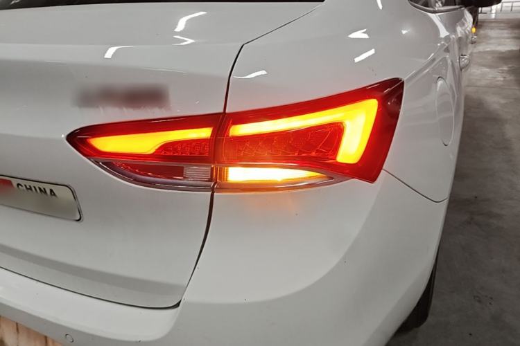 Used Buick GT 2021 Revised Version Flagship 1.5L Automatic Elite Edition Right Rear Taillight