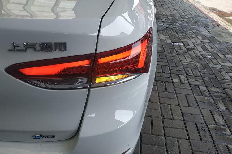 Used Buick GT 2021 Revised Version 1.3T Automatic Mild Hybrid Elite Edition Right Rear Taillight