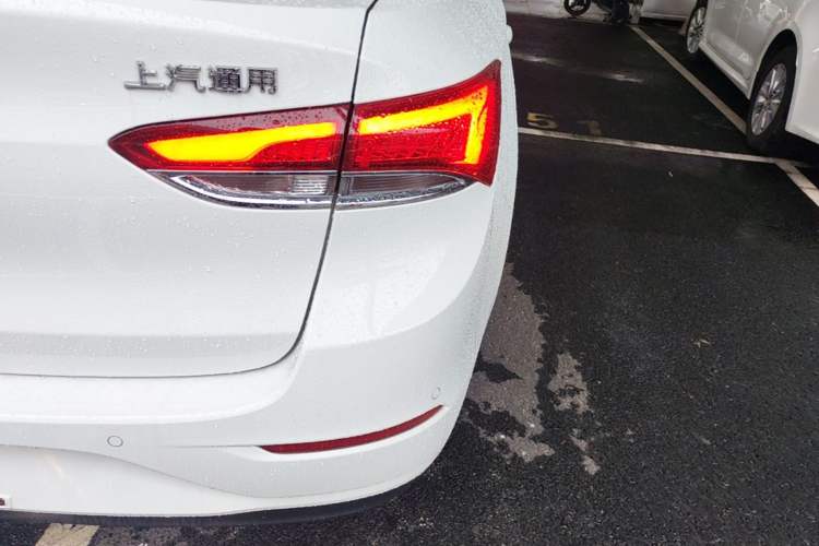 Used Buick GT 2021 Revised Version Flagship 1.5L Automatic Elite Edition Right Rear Taillight