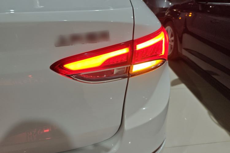 Used Buick GT 2021 Revised Version Flagship 1.5L Automatic Elite Edition Right Rear Taillight