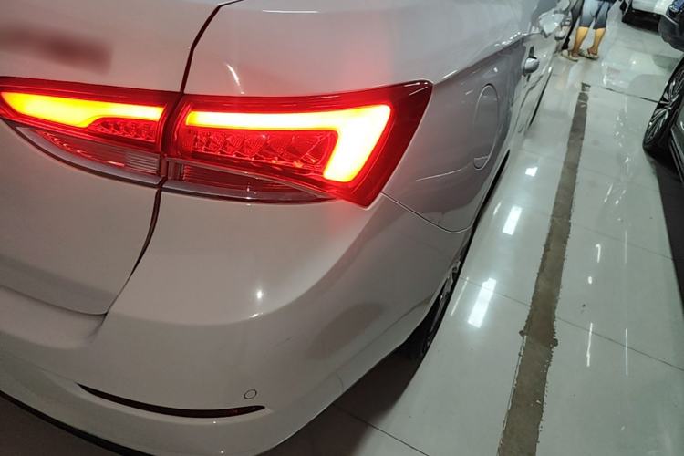 Used Buick GT 2021 Revised Version Flagship 1.5L Automatic Entry-Level Trim Right Rear Taillight