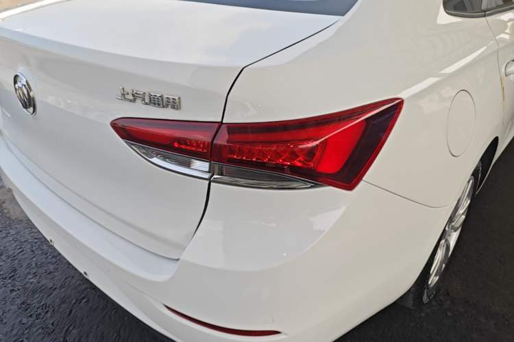 Used Buick GT 2021 Revised Version Flagship 1.5L Automatic Elite Edition Right Rear Taillight