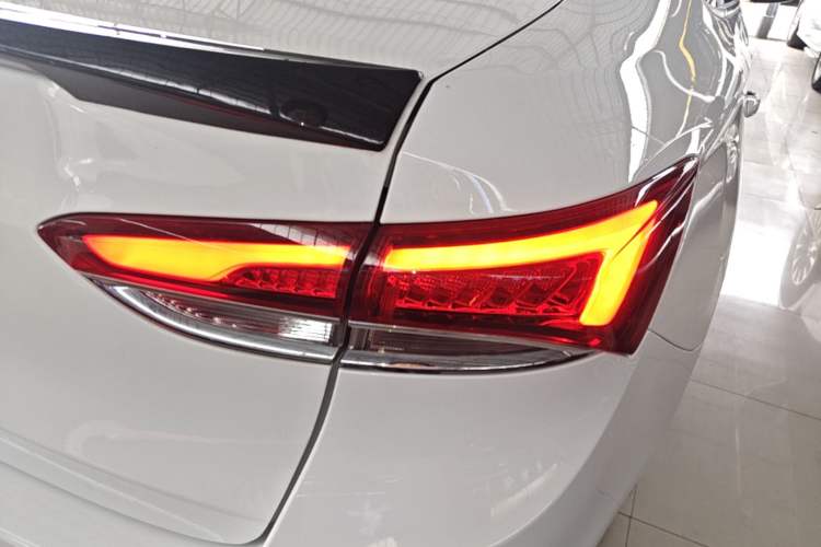 Used Buick GT 2021 Revised Version Flagship 1.5L Automatic Entry-Level Trim Right Rear Taillight