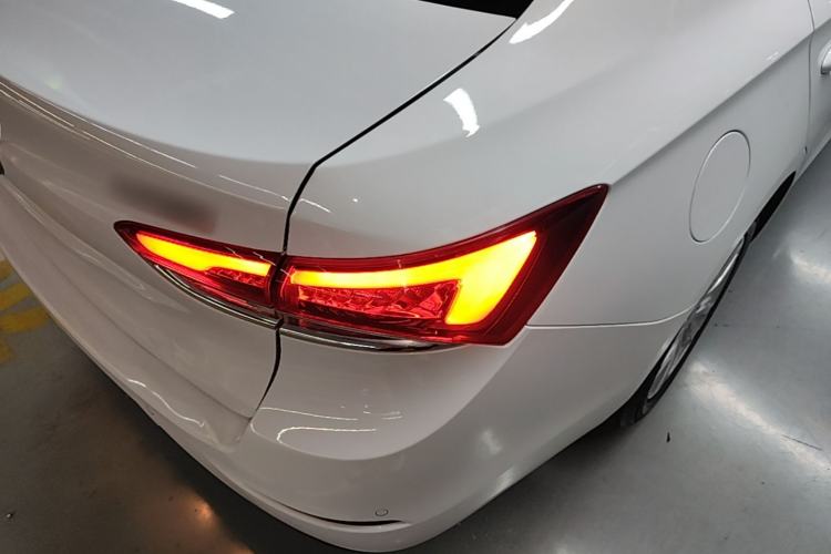 Used Buick GT 2021 Revised Version Flagship 1.5L Automatic Elite Edition Right Rear Taillight