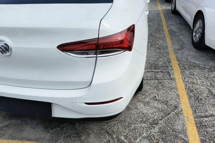 Used Buick GT 2021 Revised Version 1.3T Automatic Mild Hybrid Elite Edition Right Rear Taillight