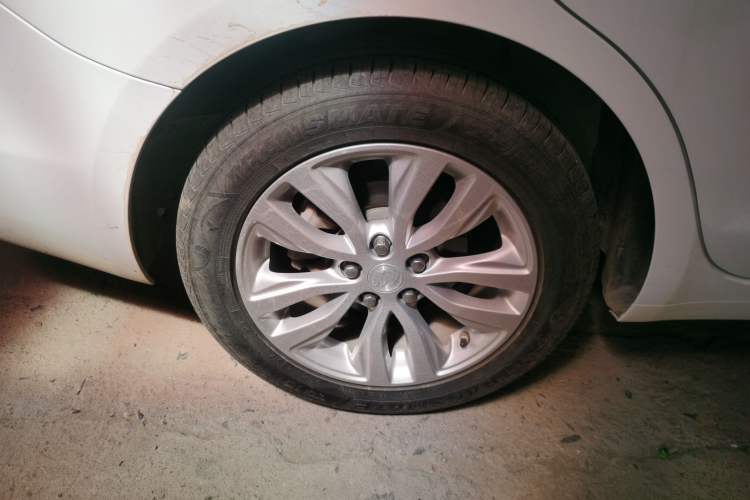 Used Buick GT 2021 Revised Version Flagship 1.5L Automatic Elite Edition Right Rear Wheel Hub