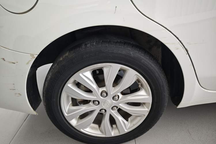Used Buick GT 2021 Revised Version Flagship 1.5L Automatic Elite Edition Right Rear Wheel Hub