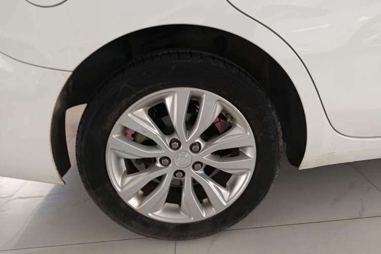 Used Buick GT 2021 Exemplar 1.5L Automatic Elite Version Right Rear Wheel Hub