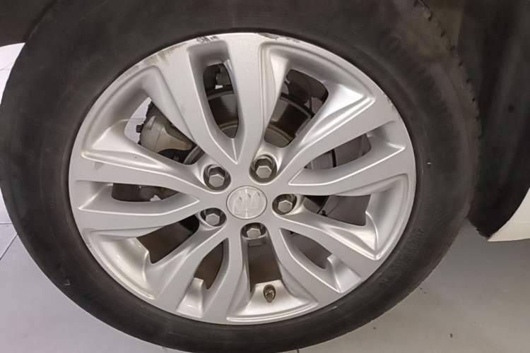 Used Buick GT 2021 Revised Version Flagship 1.5L Automatic Elite Edition Right Rear Wheel Hub
