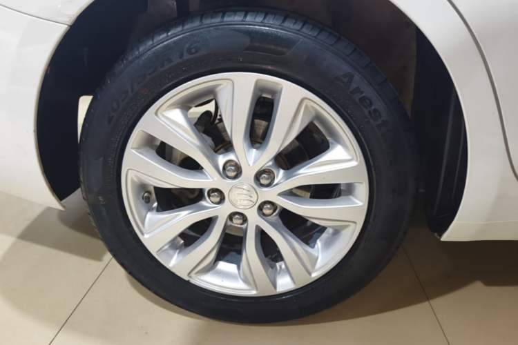 Used Buick GT 2021 Exemplar 1.5L Automatic Elite Version Right Rear Wheel Hub