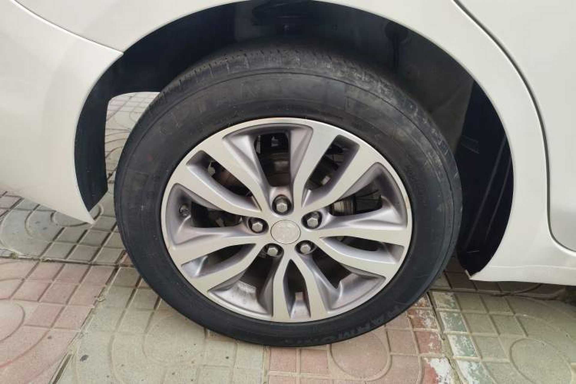 Used Buick GT 2021 Revised Version 1.3T Automatic Mild Hybrid Elite Edition Right Rear Wheel Hub