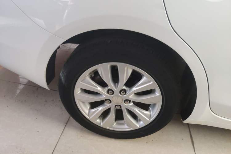 Used Buick GT 2021 Revised Version Flagship 1.5L Automatic Elite Edition Right Rear Wheel Hub