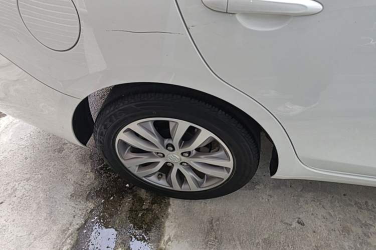 Used Buick GT 2021 Revised Version 1.3T Automatic Mild Hybrid Elite Edition Right Rear Wheel Hub