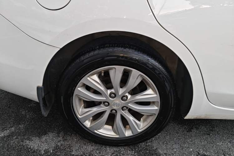 Used Buick GT 2021 Revised Version Flagship 1.5L Automatic Elite Edition Right Rear Wheel Hub