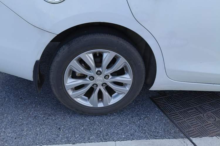 Used Buick GT 2021 Exemplar 1.5L Automatic Entry-Level Trim Right Rear Wheel Hub