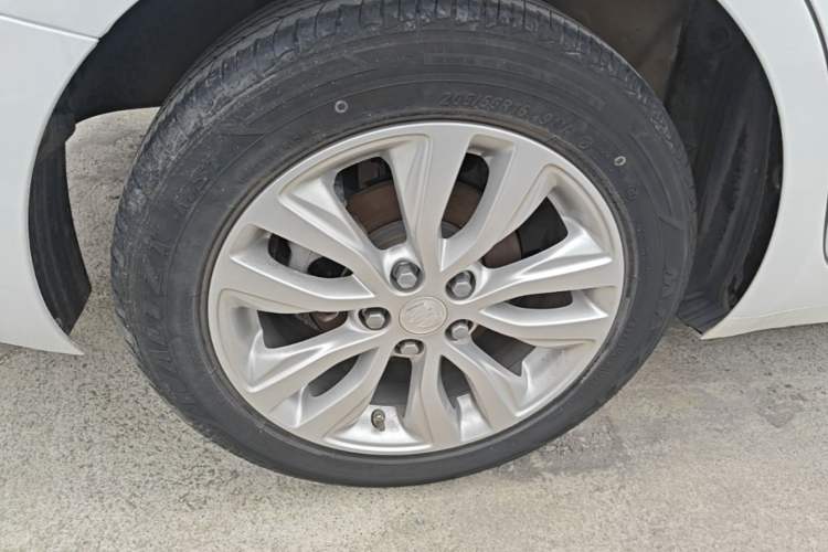 Used Buick GT 2021 Revised Version Flagship 1.5L Automatic Elite Edition Right Rear Wheel Hub