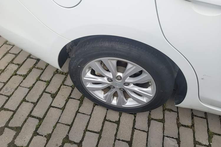 Used Buick GT 2021 Revised Version Flagship 1.5L Automatic Elite Edition Right Rear Wheel Hub