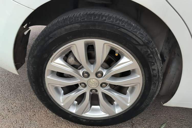 Used Buick GT 2021 Revised Version Flagship 1.5L Automatic Elite Edition Right Rear Wheel Hub