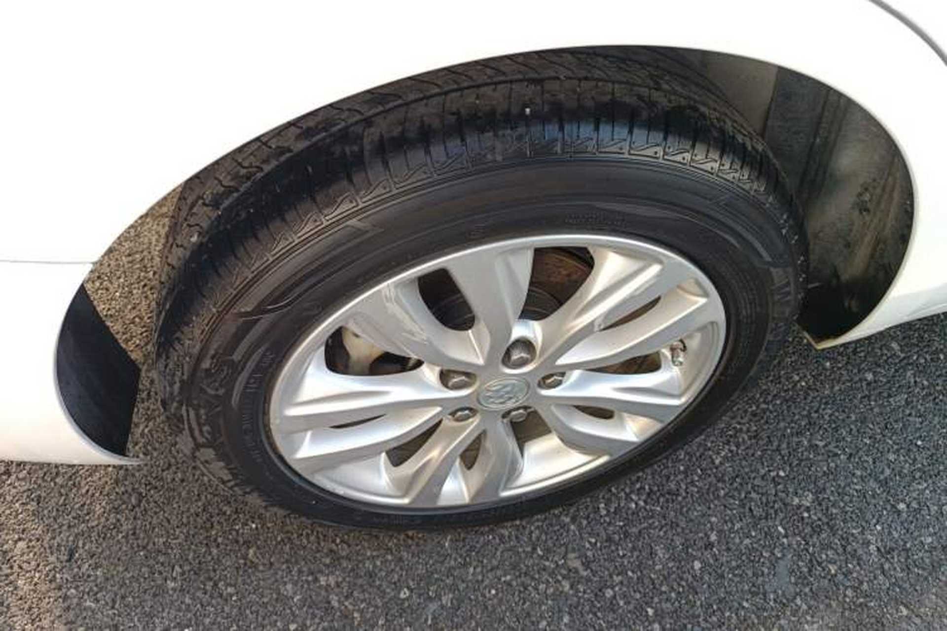 Used Buick GT 2021 Revised Version Flagship 1.5L Automatic Elite Edition Right Rear Wheel Hub