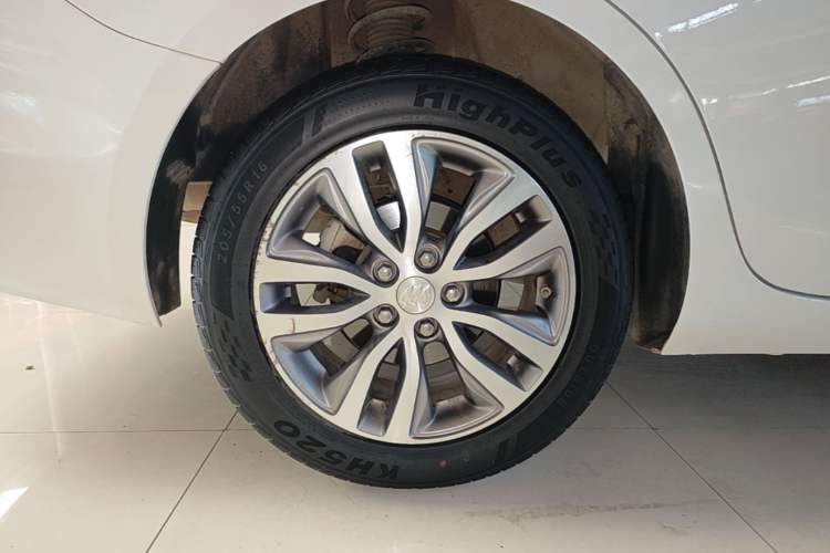 Used Buick GT 2021 1.3T Automatic Mild Hybrid Elite Version Right Rear Wheel Hub