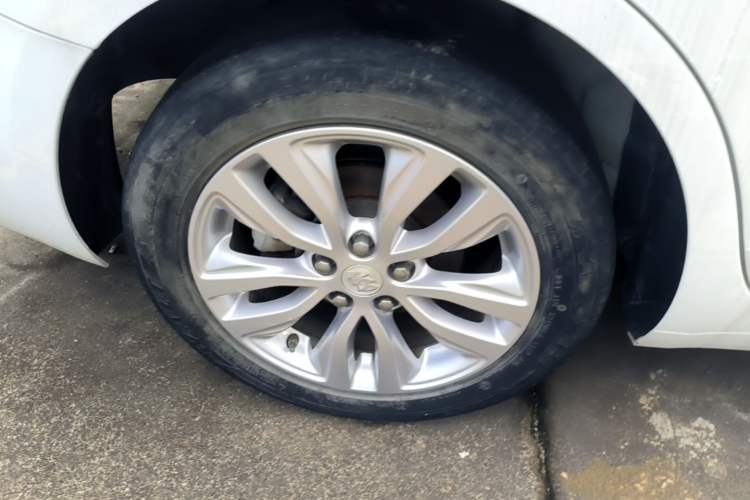 Used Buick GT 2021 Revised Version Flagship 1.5L Automatic Elite Edition Right Rear Wheel Hub