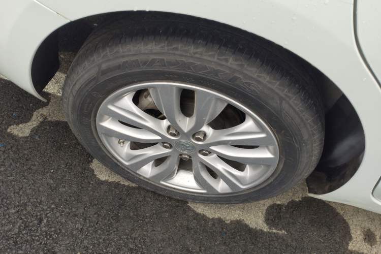 Used Buick GT 2021 Revised Version Flagship 1.5L Automatic Elite Edition Right Rear Wheel Hub