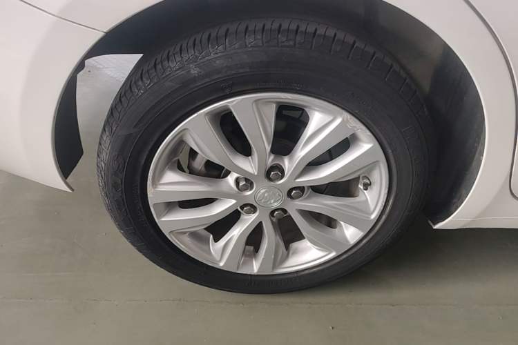Used Buick GT 2021 Exemplar 1.5L Automatic Elite Version Right Rear Wheel Hub