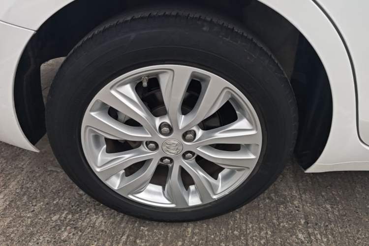 Used Buick GT 2021 Revised Version Flagship 1.5L Automatic Elite Edition Right Rear Wheel Hub
