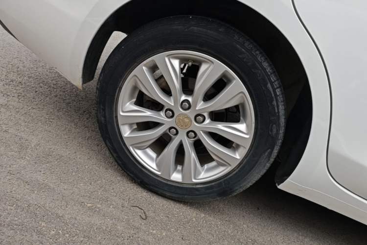 Used Buick GT 2021 Exemplar 1.5L Automatic Elite Version Right Rear Wheel Hub