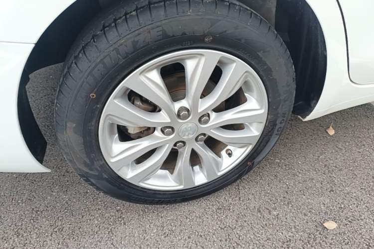 Used Buick GT 2021 Revised Version Flagship 1.5L Automatic Elite Edition Right Rear Wheel Hub