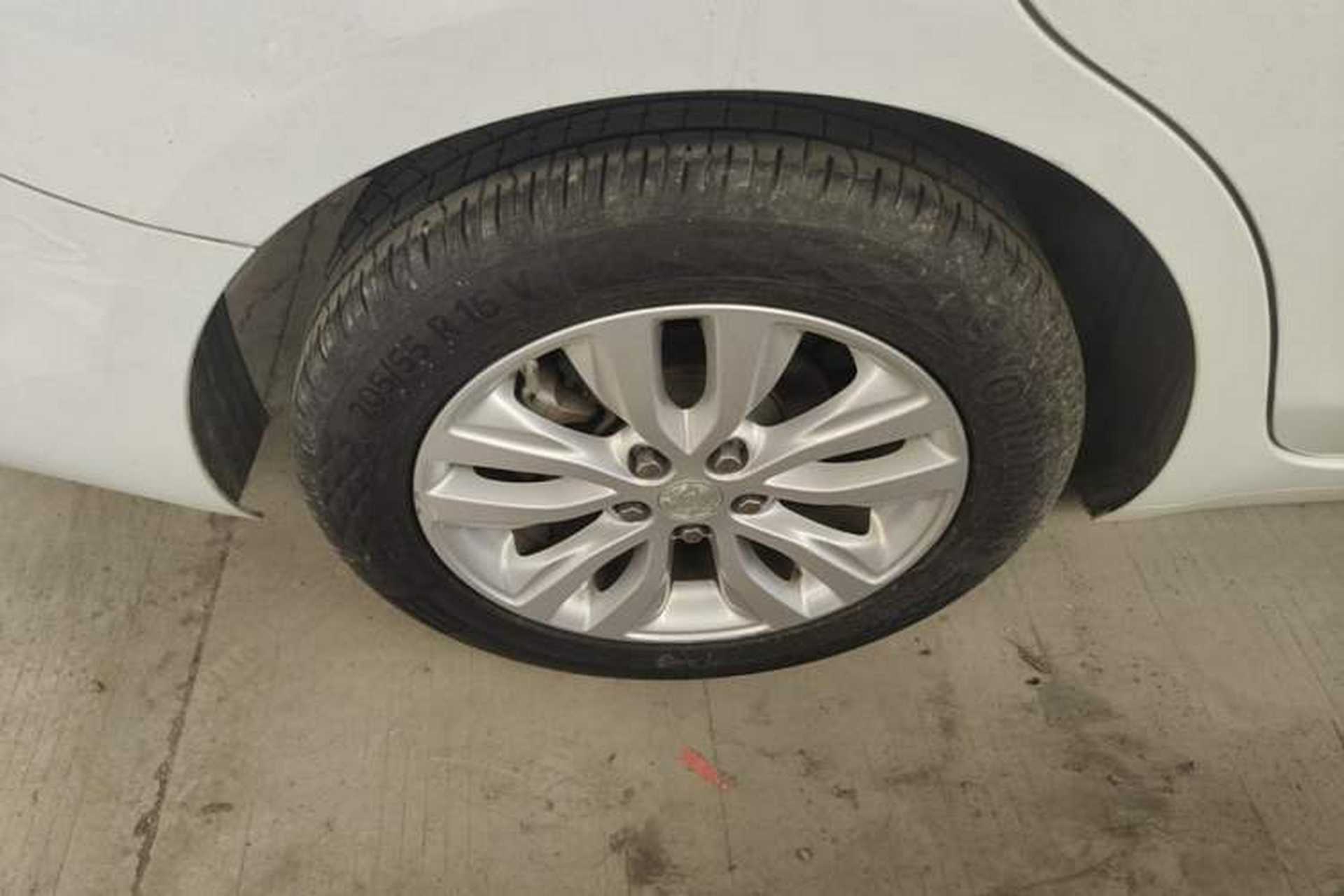 Used Buick GT 2021 Exemplar 1.5L Automatic Elite Version Right Rear Wheel Hub