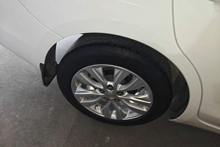 Used Buick GT 2021 Revised Version Flagship 1.5L Automatic Elite Edition Right Rear Wheel Hub