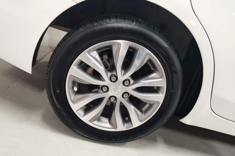 Used Buick GT 2021 Revised Version 1.3T Automatic Mild Hybrid Elite Edition Right Rear Wheel Hub