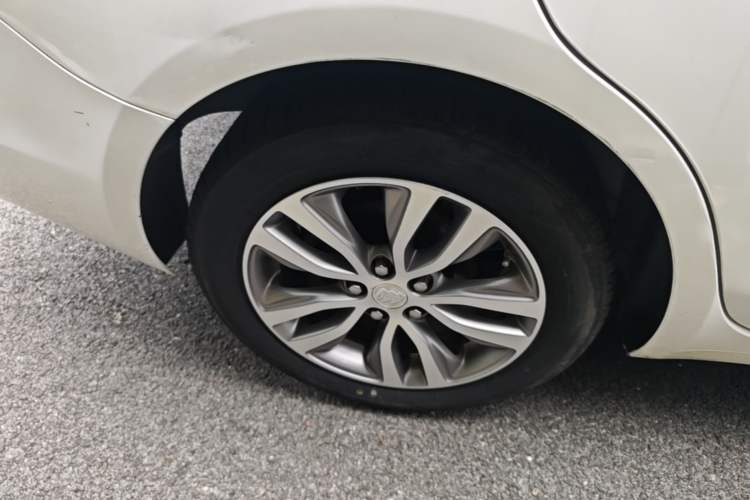 Used Buick GT 2021 Revised Version 1.3T Automatic Mild Hybrid Advanced Edition Right Rear Wheel Hub