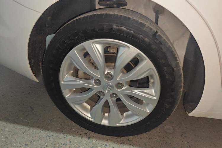 Used Buick GT 2021 Revised Version Flagship 1.5L Automatic Elite Edition Right Rear Wheel Hub