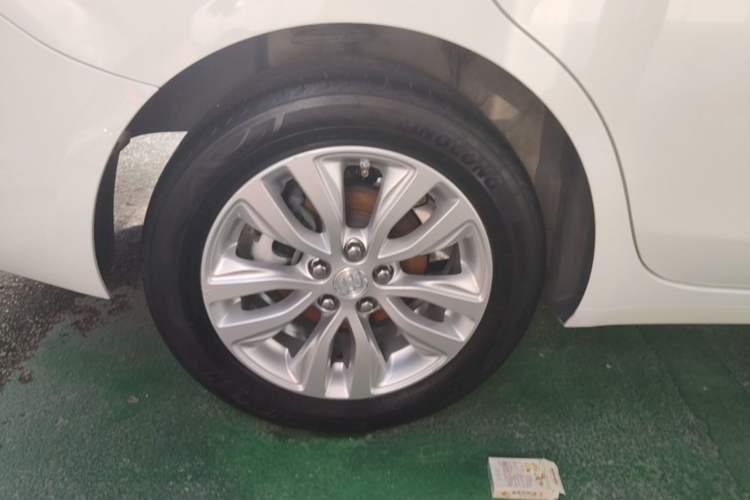 Used Buick GT 2021 1.3T Automatic Mild Hybrid Elite Version Right Rear Wheel Hub
