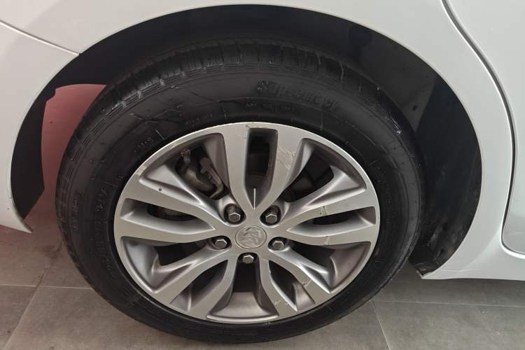Used Buick GT 2021 Revised Version 1.3T Automatic Mild Hybrid Elite Edition Right Rear Wheel Hub
