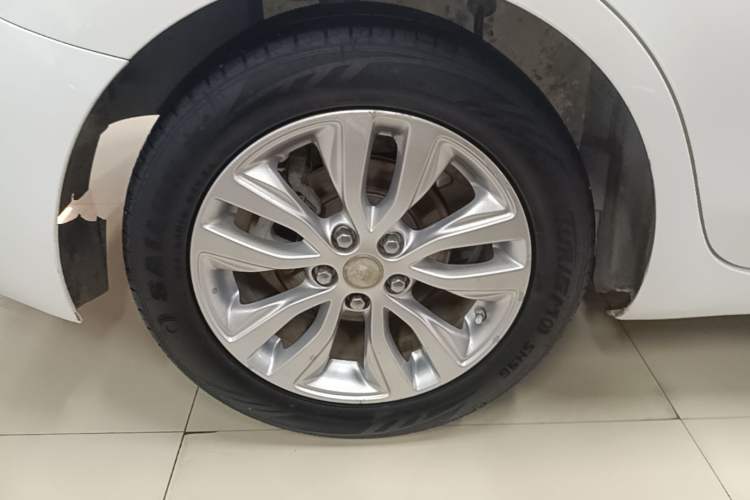 Used Buick GT 2021 Exemplar 1.5L Automatic Elite Version Right Rear Wheel Hub