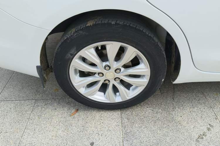 Used Buick GT 2021 Revised Version Flagship 1.5L Automatic Elite Edition Right Rear Wheel Hub