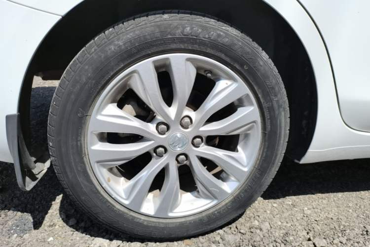 Used Buick GT 2021 Exemplar 1.5L Automatic Entry-Level Trim Right Rear Wheel Hub