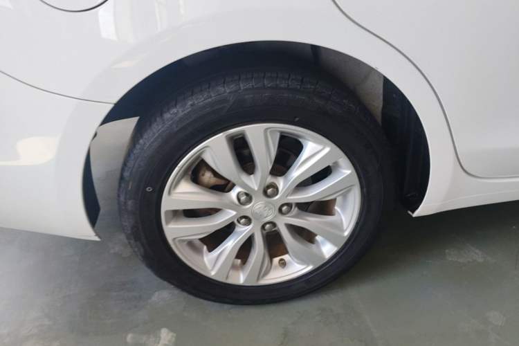 Used Buick GT 2021 Revised Version Flagship 1.5L Automatic Elite Edition Right Rear Wheel Hub