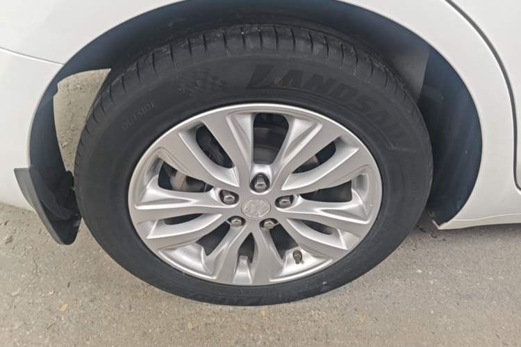 Used Buick GT 2021 Exemplar 1.5L Automatic Elite Version Right Rear Wheel Hub