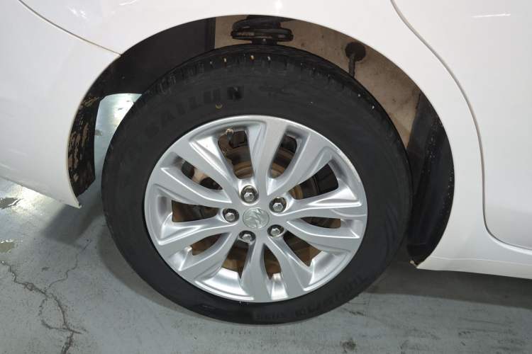 Used Buick GT 2021 Revised Version Flagship 1.5L Automatic Elite Edition Right Rear Wheel Hub