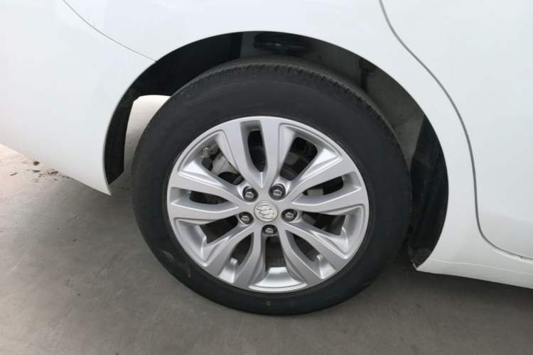 Used Buick GT 2021 Revised Version Flagship 1.5L Automatic Elite Edition Right Rear Wheel Hub