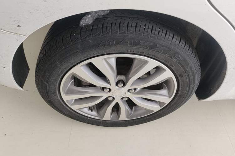 Used Buick GT 2021 Revised Version 1.3T Automatic Mild Hybrid Advanced Edition Right Rear Wheel Hub
