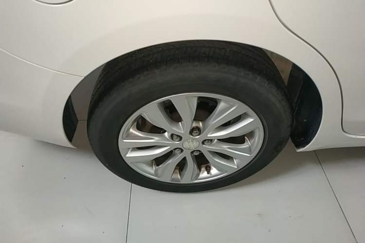 Used Buick GT 2021 Revised Version Flagship 1.5L Automatic Elite Edition Right Rear Wheel Hub