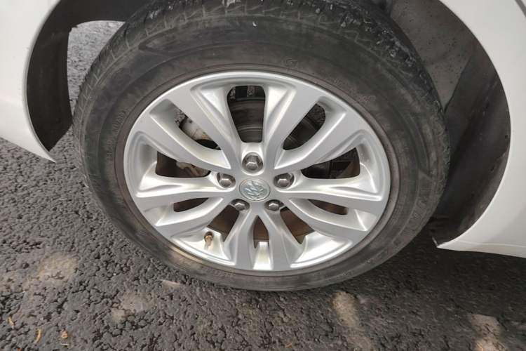 Used Buick GT 2021 Exemplar 1.5L Automatic Elite Version Right Rear Wheel Hub
